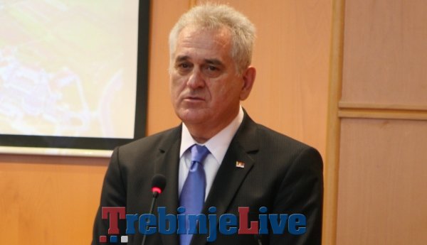 nikolica nije docekao niko na crkvini
